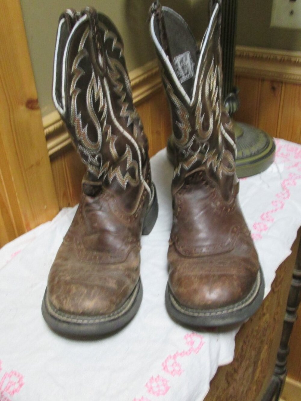 Girls Justin boots brown black top with embroidery 8 M